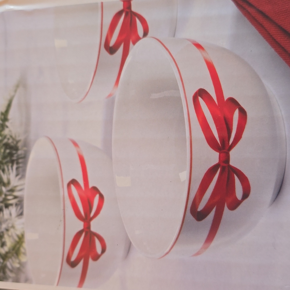 MARTHA STEWART BRAND FESTIVE BOW FINE CERAMIC 3-PIECE TIDBIT BOWL SET